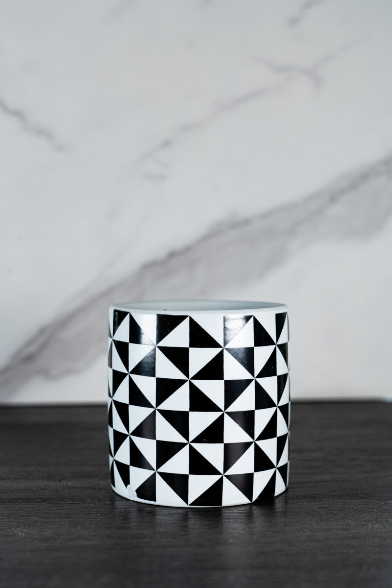 Sleek Triangle Pattern Pot